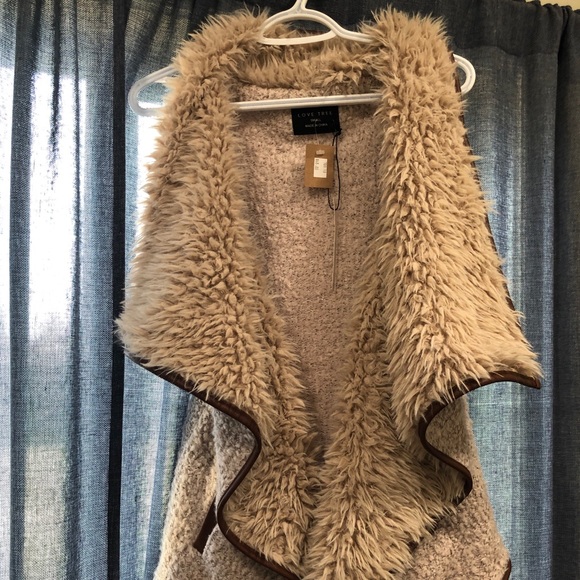 Love Tree Faux Fur vest, new with tags! - Picture 1 of 1